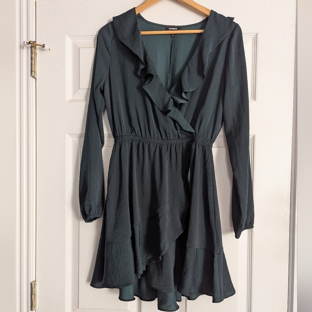 EXPRESS Ruffle Wrap Dress - Picture 2 of 8